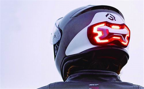 智能剎車優點以及人工智是否能替代人(圖1)